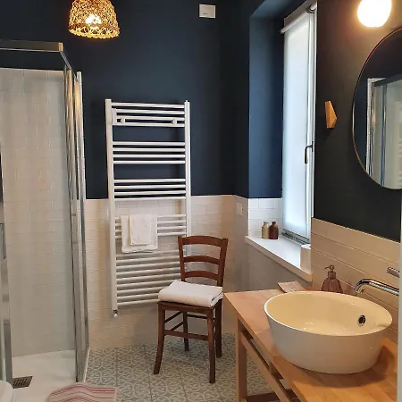 Malpensa - Independent Double & Bathroom Castano Primo